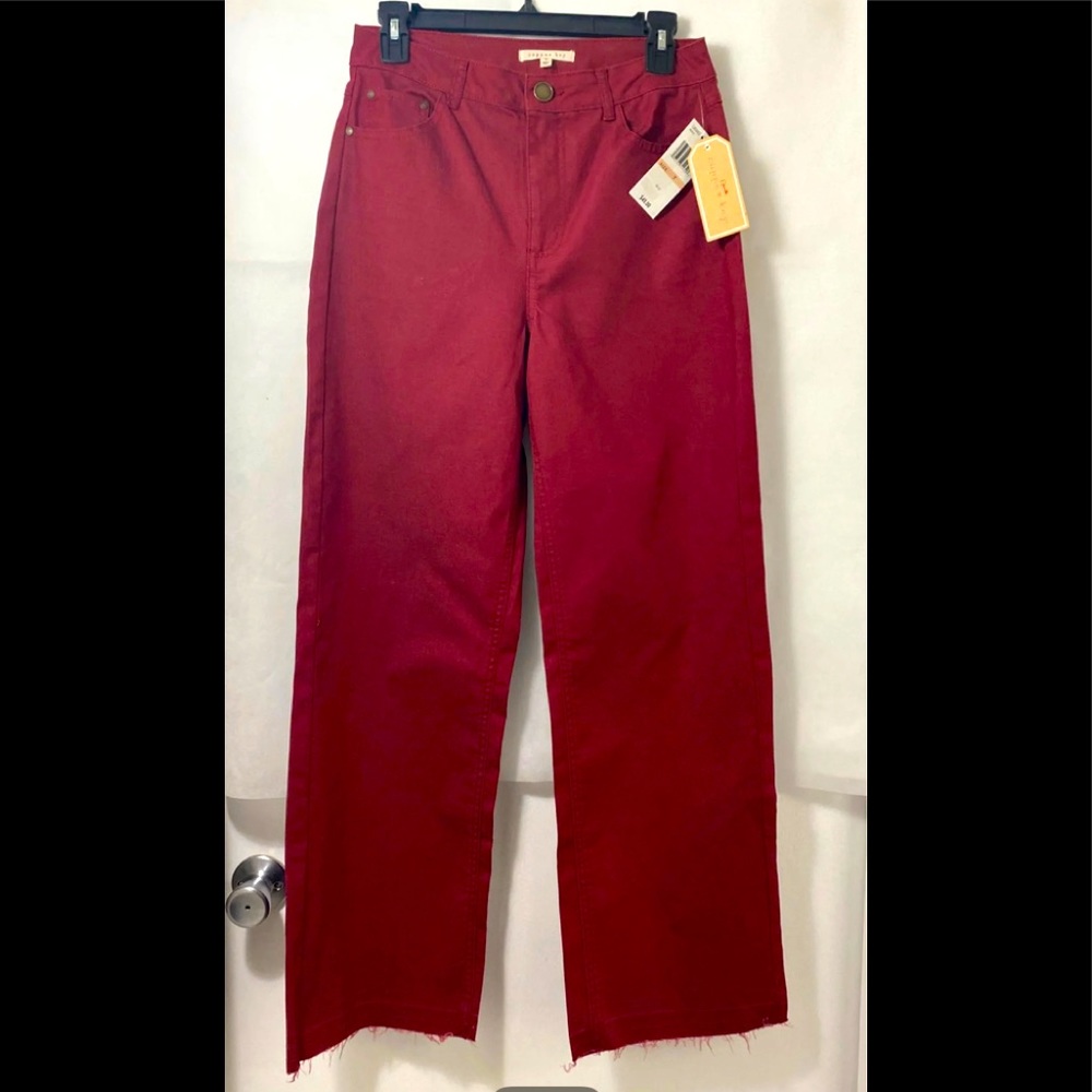 NWT   Wide Leg Jean with Fray Hem size 7
